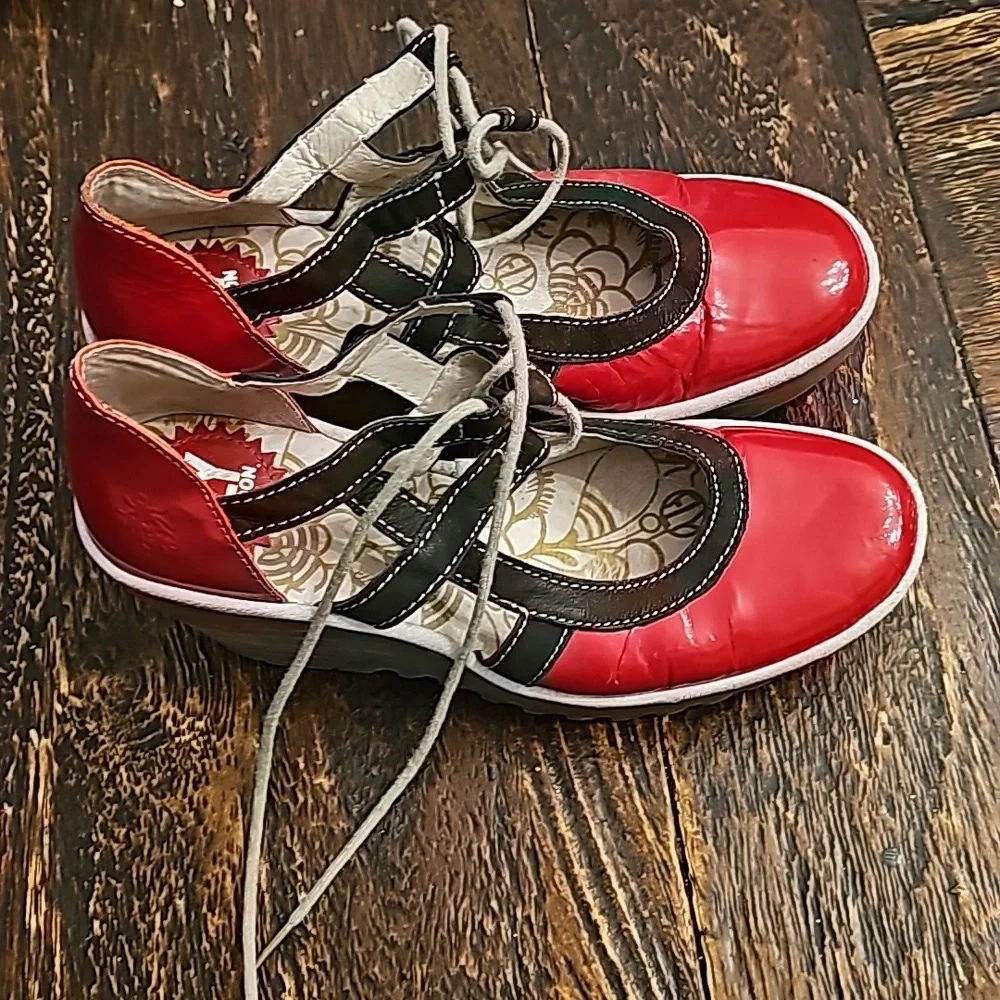 Yett Fly London red pumps 36 or 6 EUC - Picture 4 of 6